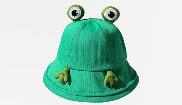 Дамска шапка с периферия и принт