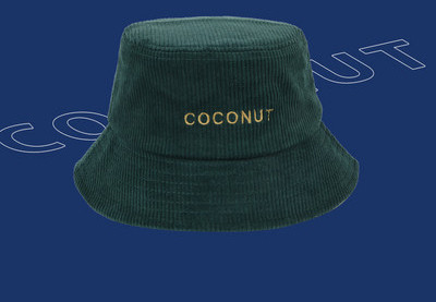 Jesenski ženski šešir sa natpisom