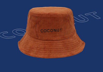 Jesenski ženski šešir sa natpisom