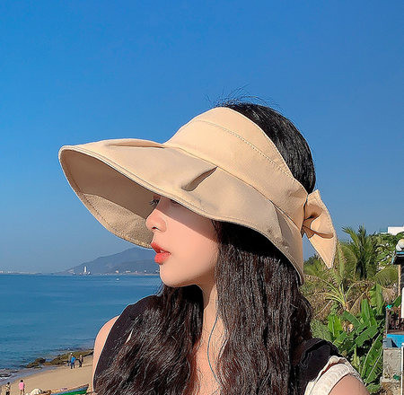 Ženska kapa za sunčanje sa šilterom i trakom