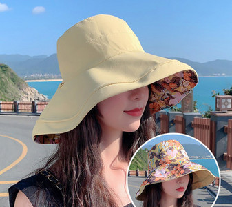 Ženski ležerni šešir s velikim obodom i printom