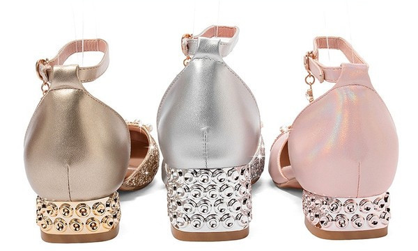 Детски сандали за момиче - затворени с токче