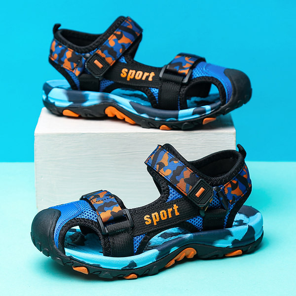 Sport-alkalmi szandál terepszínű mintával