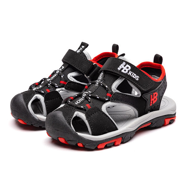 Zárt orrú atlétikai szandál fiúknak