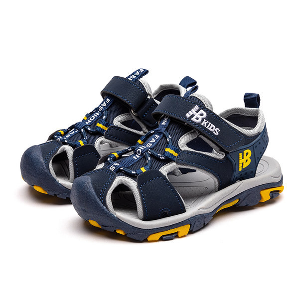 Zárt orrú atlétikai szandál fiúknak