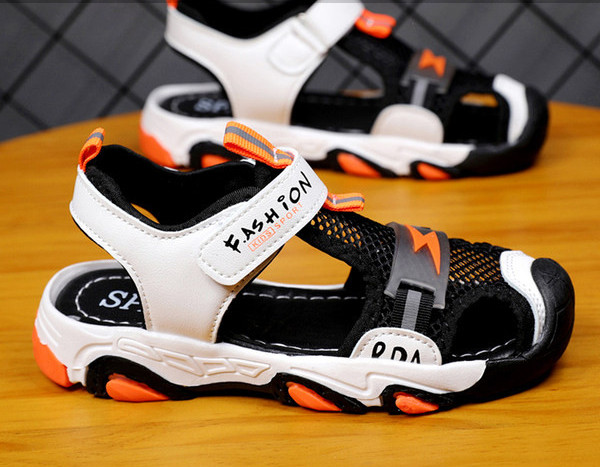 Hálós virágszandál fiúknak