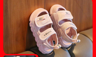 Gyerek szandál fiúknak tépőzáras foltokkal és feliratokkal