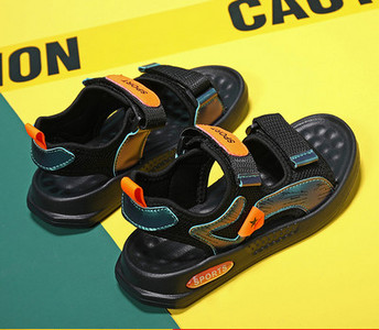 Fiú szandál tépőzárral