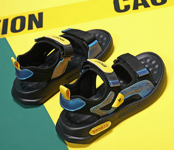 Fiú szandál tépőzárral