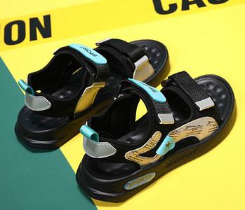 Fiú szandál tépőzárral