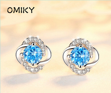 Elegáns fülbevaló díszítő kövekkel