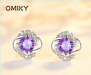 Elegáns fülbevaló díszítő kövekkel