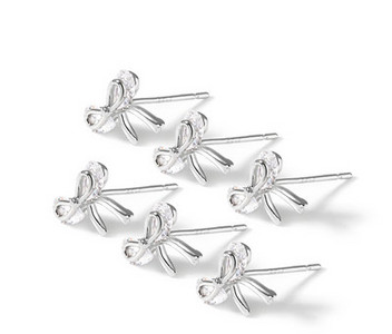 Kis elegáns fülbevaló különböző formájú ezüst színben