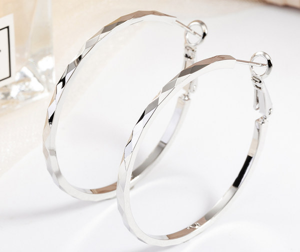 Női karika fülbevaló arany és ezüst színben