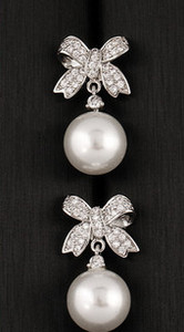 Modern női fülbevaló kövekkel és gyöngyökkel - ezüst színű