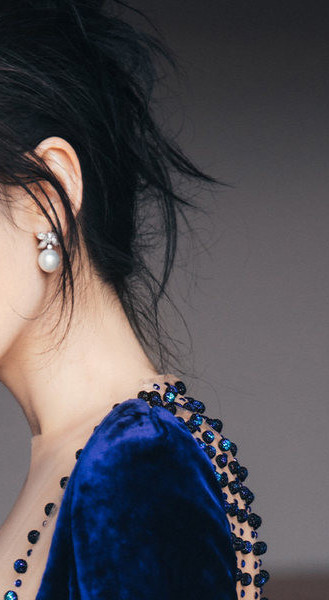 Μοντέρνα γυναικεία σκουλαρίκια με πέτρες και πέρλες - ασημί χρώμα