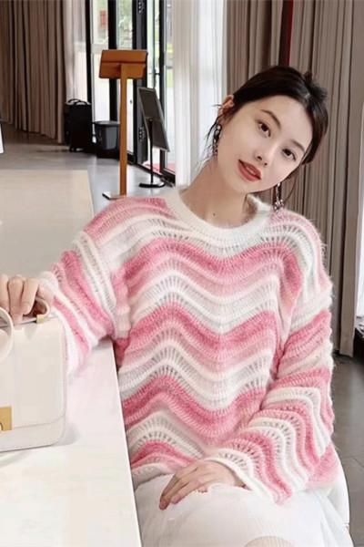 Ριγέ πουλόβερ εγκυμοσύνης με οβάλ λαιμόκοψη