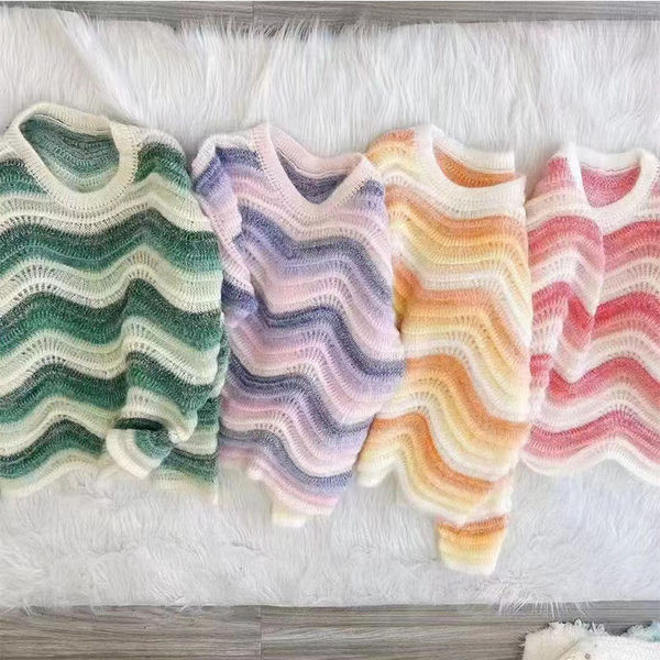 Ριγέ πουλόβερ εγκυμοσύνης με οβάλ λαιμόκοψη