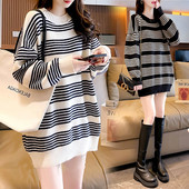 Női pulóver terhes nőknek - jobb csíkkal