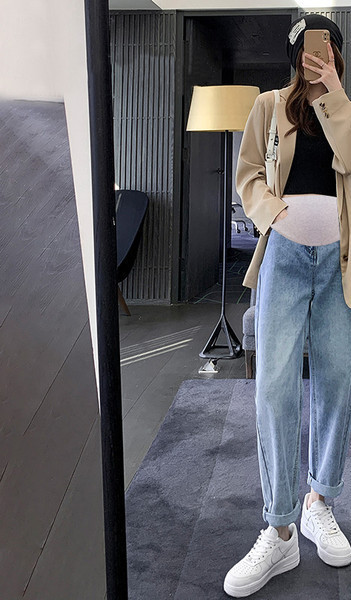 Női farmer kismamáknak - világoskék színben