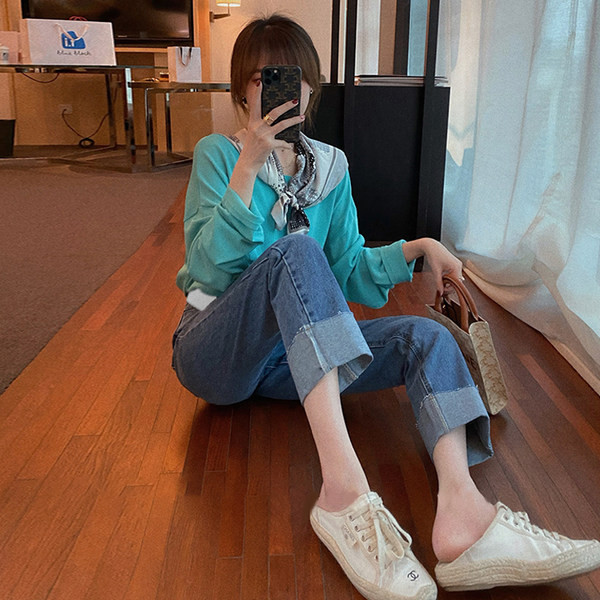 Kismama farmer felhajtott szárral