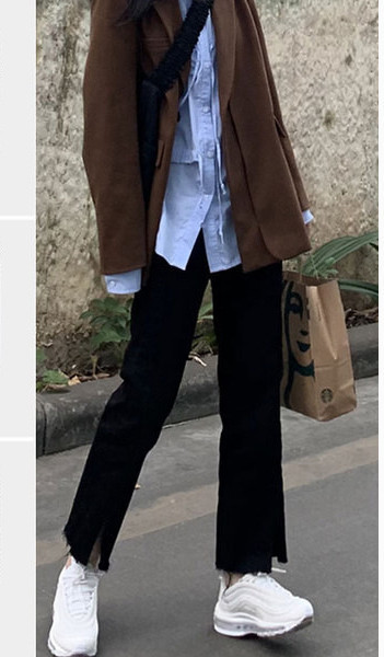 Γυναικείο τζιν με σκίσιμο 