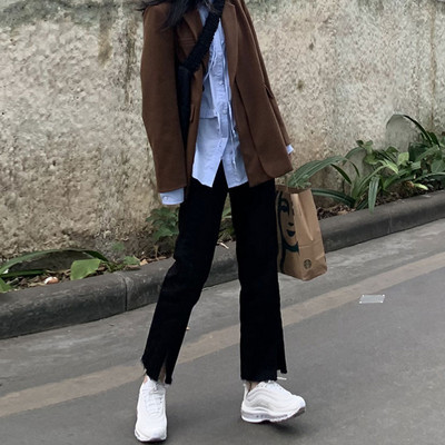 Γυναικείο τζιν με σκίσιμο 