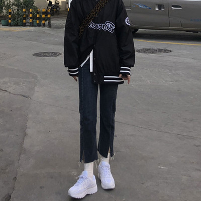 Γυναικείο τζιν με σκίσιμο 