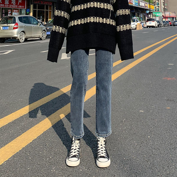 Női farmer terhes nőknek - magas derékú egyenes modell