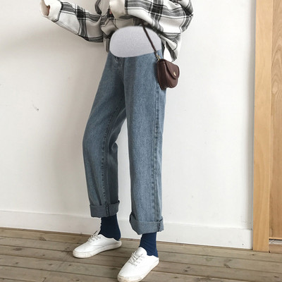 Φαρδύ μοντέλο γυναικείου τζιν εγκυμοσύνης