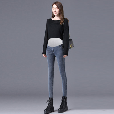 Εφαρμοσμένο τζιν για έγκυες γυναίκες