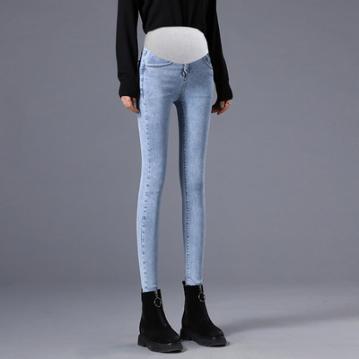 Εφαρμοσμένο τζιν για έγκυες γυναίκες