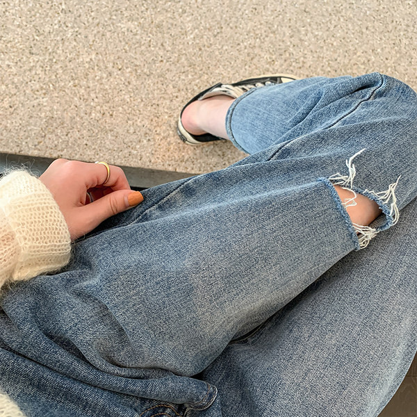 Модерни дамски дънки със скъсани мотиви за бременни