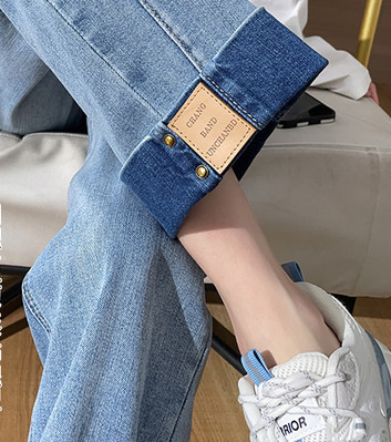 Női kismamafarmer szárrészletekkel