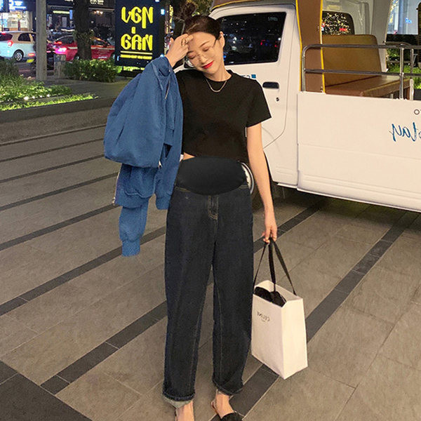 Kényelmes, széles szárú női farmer kismamáknak