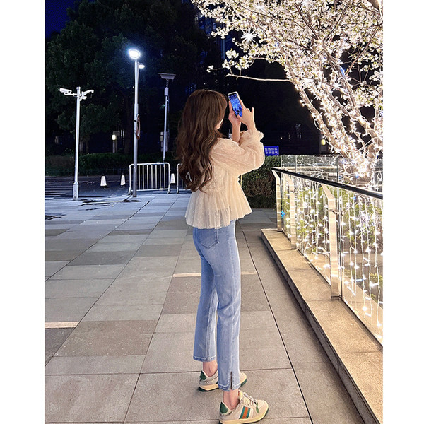 Női farmer terhes nőknek - magas derékú egyenes modell, oldalsó hasítékkal