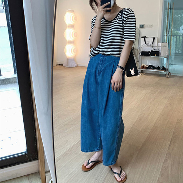 Széles modellű női farmer zsebekkel terhes nők számára