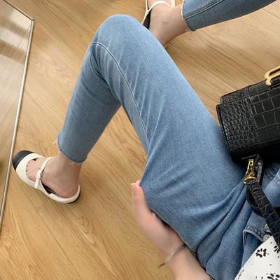 Gyönyörű farmer modell terhes nők számára