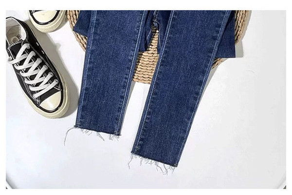 Női farmer terhes nőknek magas derékkal - egyenes modell