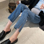 Női farmer terhes nőknek magas derékkal - egyenes modell, oldalsó hasítékkal