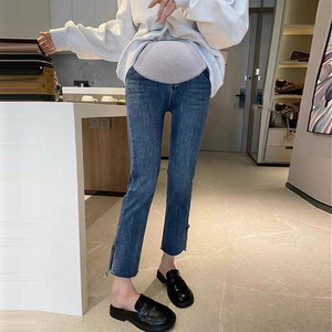 Női farmer terhes nőknek magas derékkal - egyenes modell, oldalsó hasítékkal