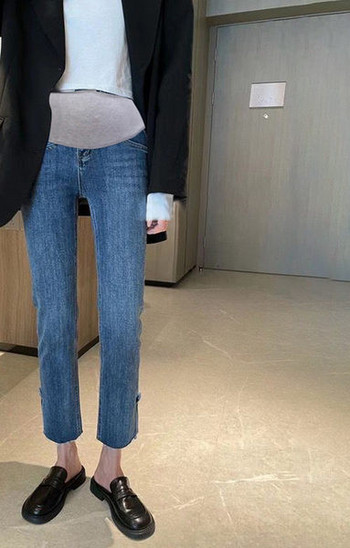 Γυναικείο τζιν για εγκύους  ψηλόμεσο - ίσιο μοντέλο με σκίσιμο στο πλάι