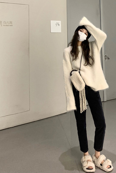 Ležerne traperice sa šavovima i širokim nogavicama