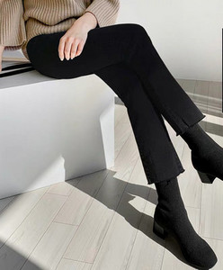 Νέο μοντέλο γυναικείου τζιν με σκισμένα στοιχεία για εγκύους