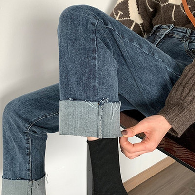 Ženske traperice za trudnice s poderanim elementima