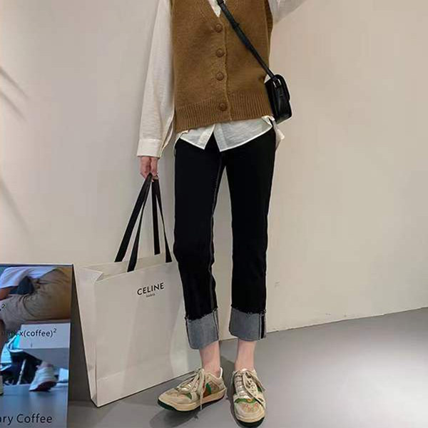 Ženske traperice za trudnice s poderanim elementima