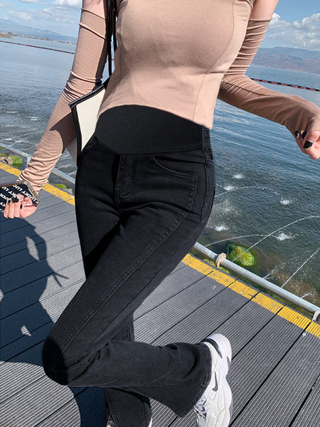 Női farmer terhes nőknek magas derékkal - letisztult modell