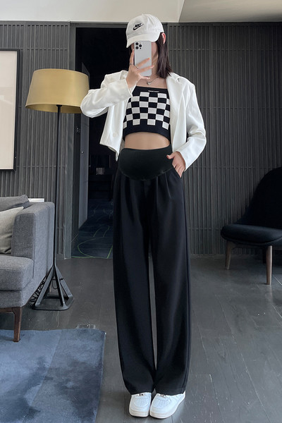 Skraćeni model ženskih hlača za trudnice