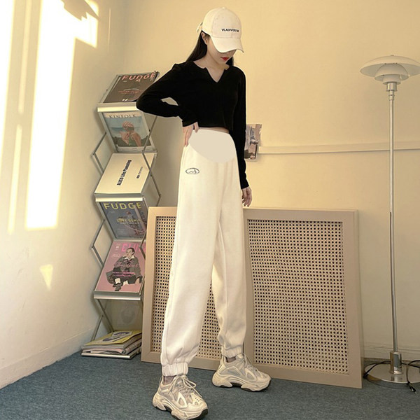 Új modell sportnadrág terhes nőknek gumírozott szárral és magas derékkal