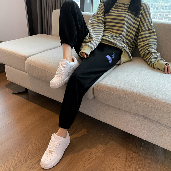 Sportnadrág terhes nőknek - magas derékkal és zsebbel